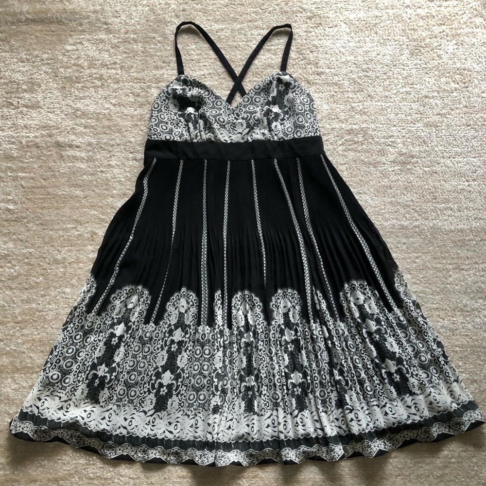 INC International Concepts Size 4 Sleeveless Black White Dress New